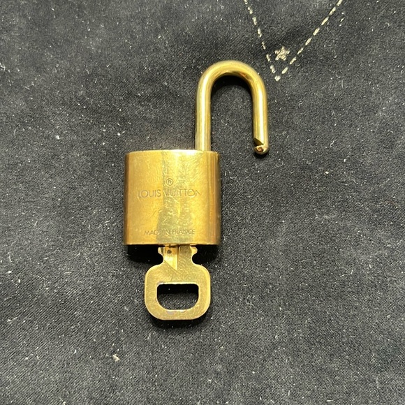 COPY - Authentic LV Lock & Key #303 - Picture 2 of 2